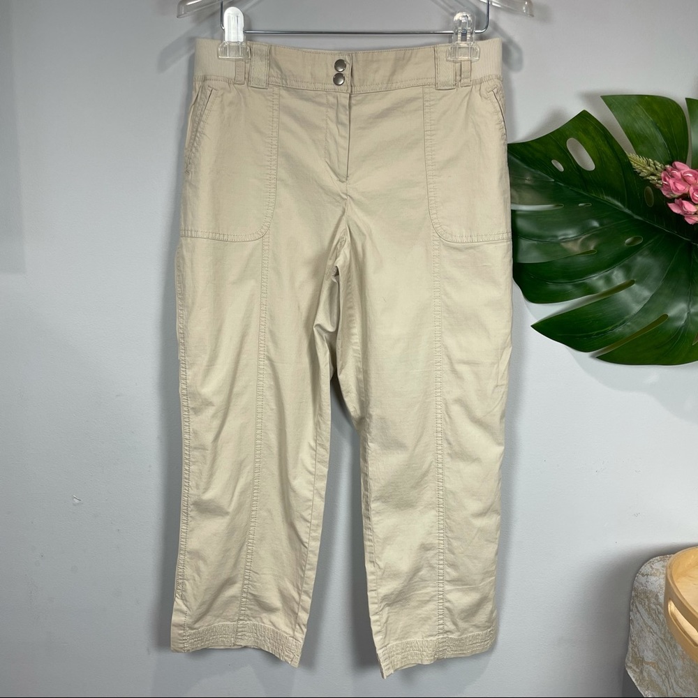 NWT Chico’s the ultimate khaki crop 0.5